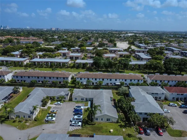 940 NE 212th Ter APT 1, North Miami Beach, FL 33179