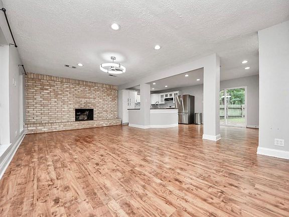 5th image of 2015 E Lacey Oak Cir