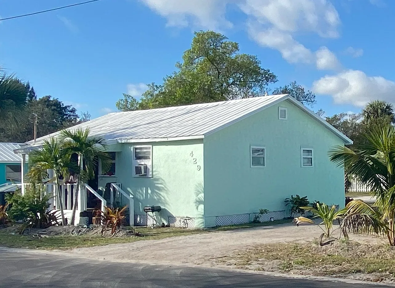 1 bed, 423 sqft, $1,100 — Photo 1