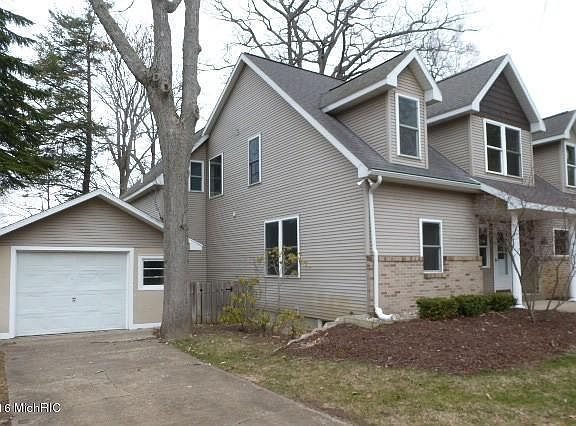 3rd image of 4824 S Shore Dr