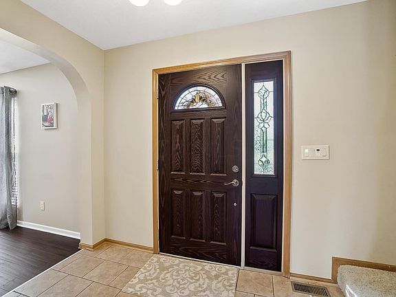 4th image of 4568 Clayburn Dr W