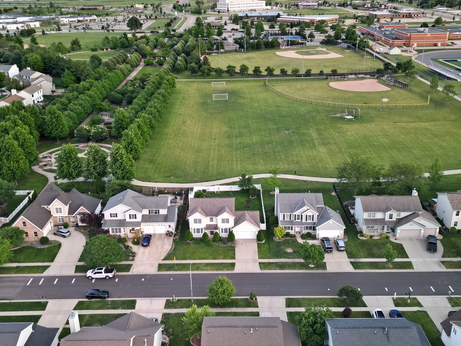 3125 Old Jamestown Rd — Photo 4