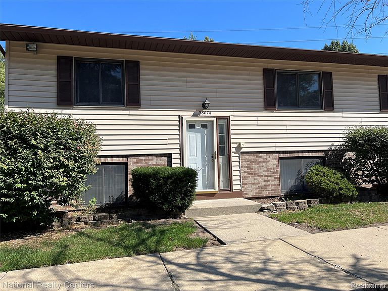 38074 Hixford Pl, Westland