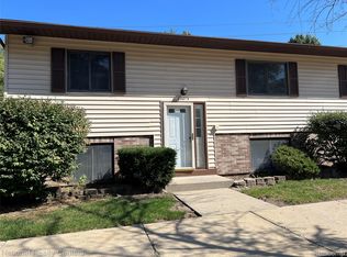 38074 Hixford Pl, Westland, MI