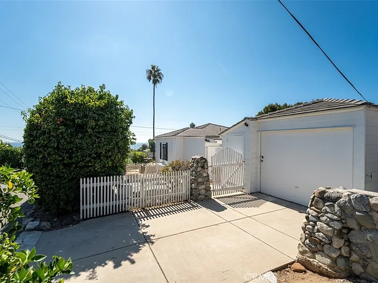 500 Mountain Rd — Photo 32