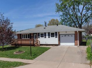 5009 45th Avenue Ct, Moline, IL 61265