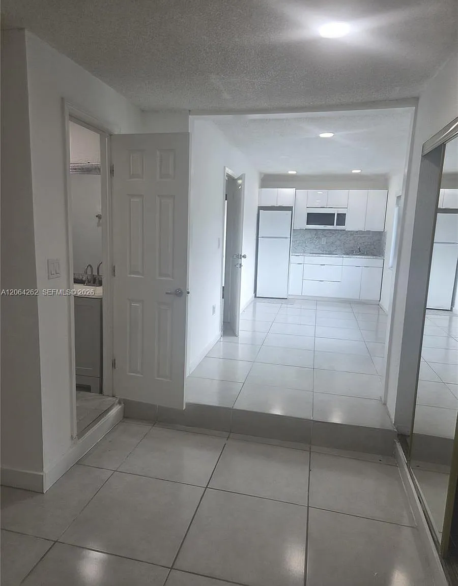 Tamiami Lakes Sec 4 — Photo 2