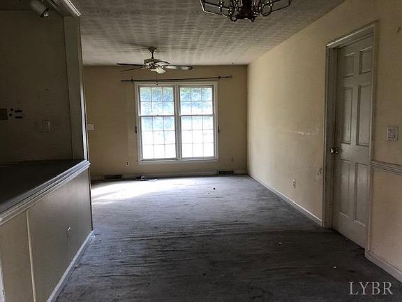 4th image of 111 Maplewood Dr