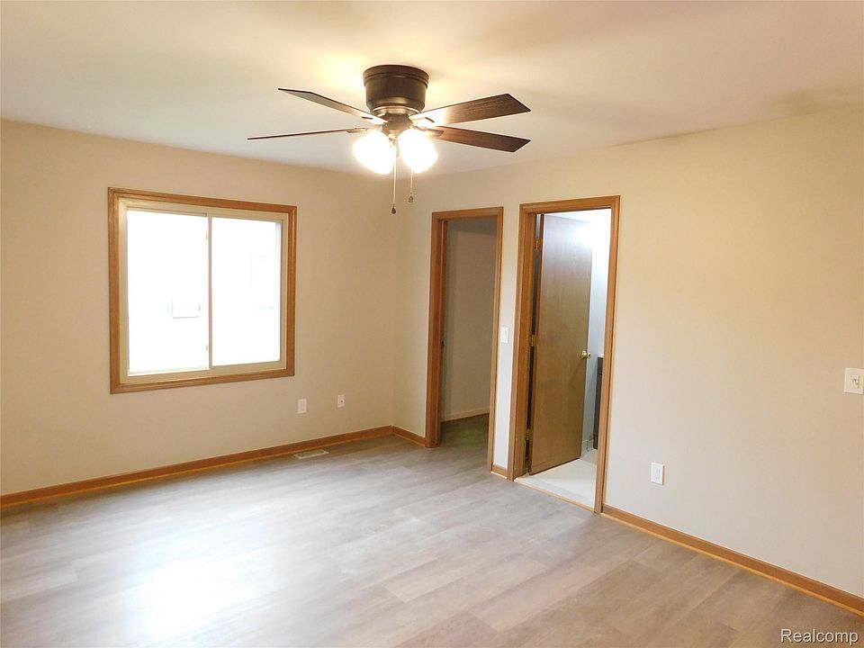 15914 New Bedford Dr #361, photo 19
