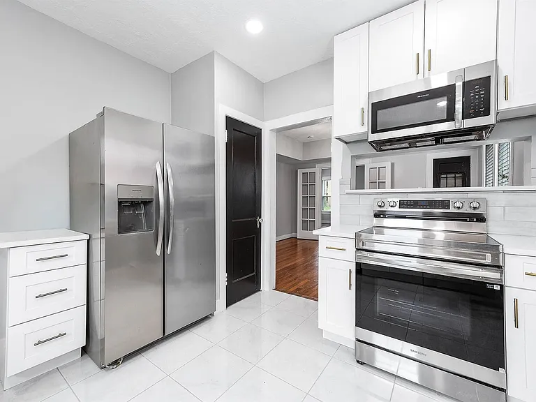 2511 Arbor St — Photo 9
