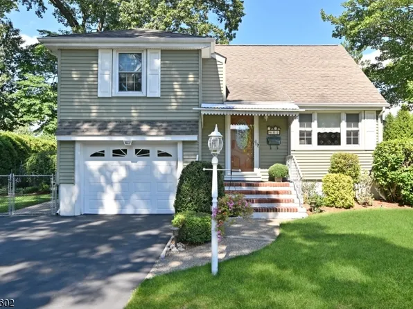 81 Arnot Pl, Paramus Boro, NJ 07652