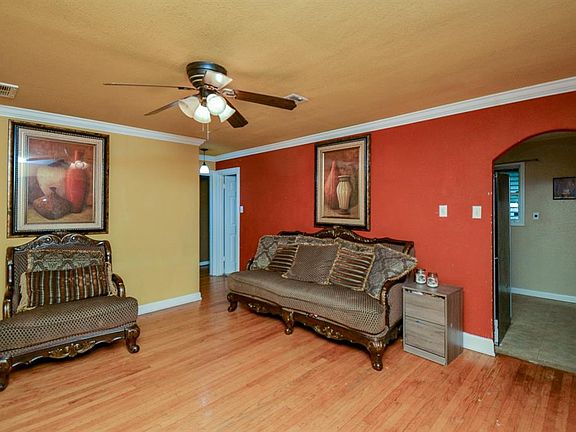 3rd image of 1503 Pugh Dr