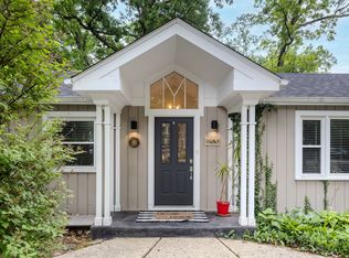 21W363 Walnut Rd, Glen Ellyn, IL 60137