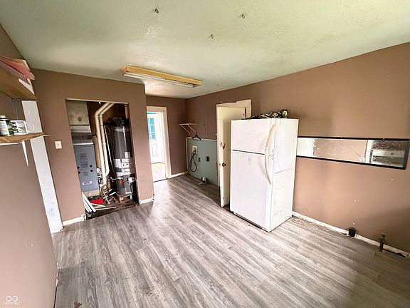 4th image of 207 W Union St