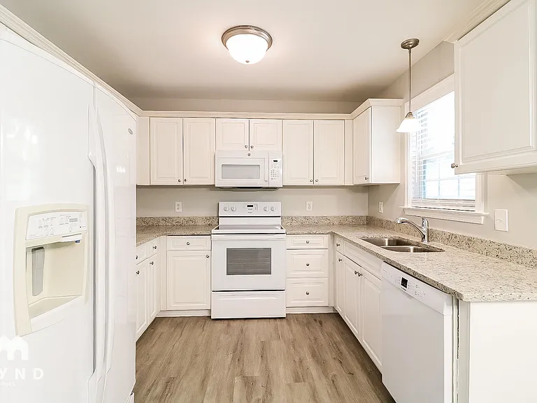 50 Sapphire Ct — Photo 4