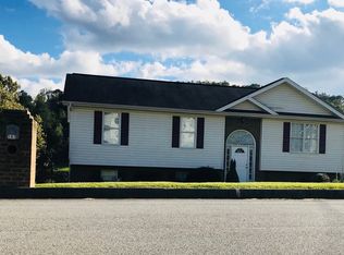 141 Hunters Run Ln, Mt Carmel, TN 37645