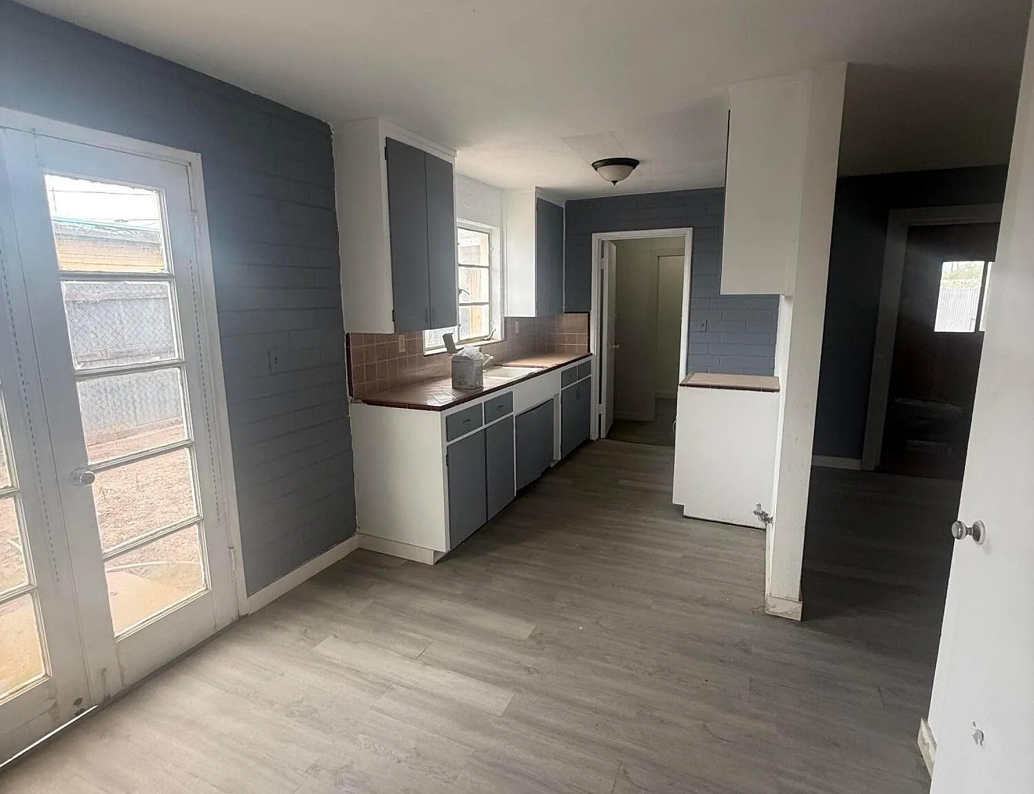 3 bed, 2.0 bath, 1572 sqft, $1,200 — Photo 4