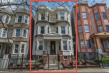 110 Duncan Avenue, #2RR