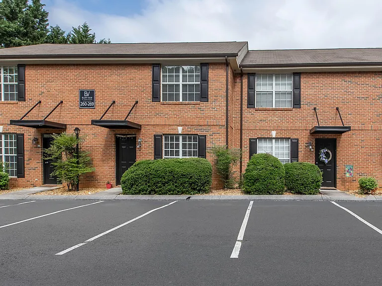 Bluff View at Northside Apartments — Photo 14