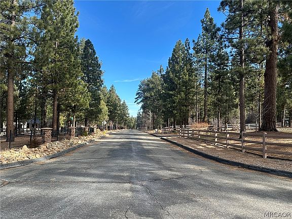 4th image of 1801 Shady Ln