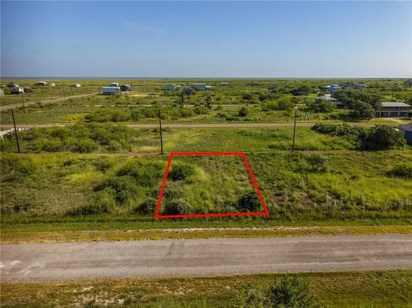 214 W Rustic Oak Ln, Rockport, TX 78382