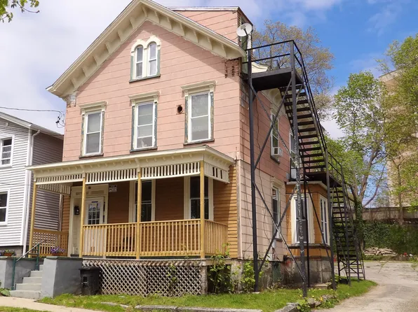 61 Franklin St APT 2, New London, CT 06320