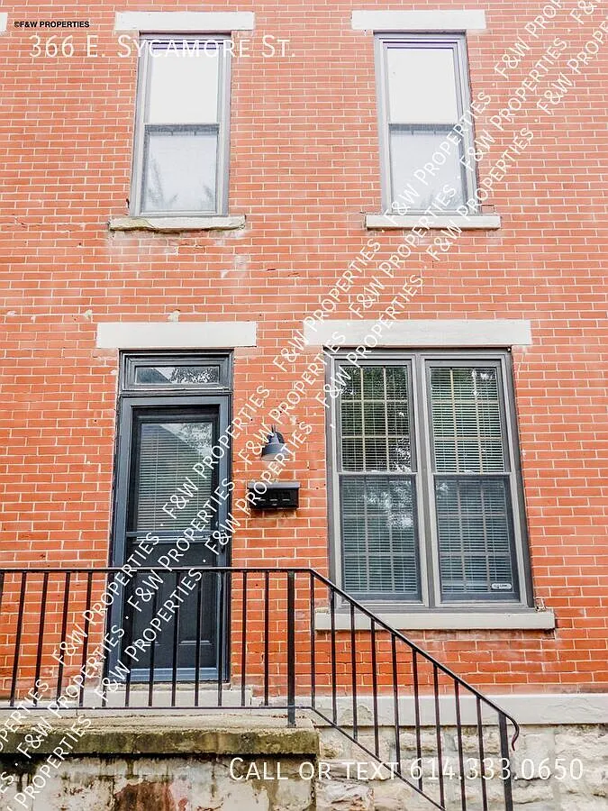 366 E. Sycamore Street — Photo 2