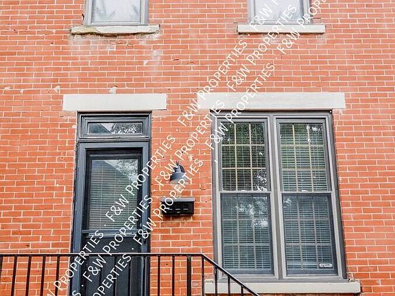 2nd image of 366 E Sycamore St