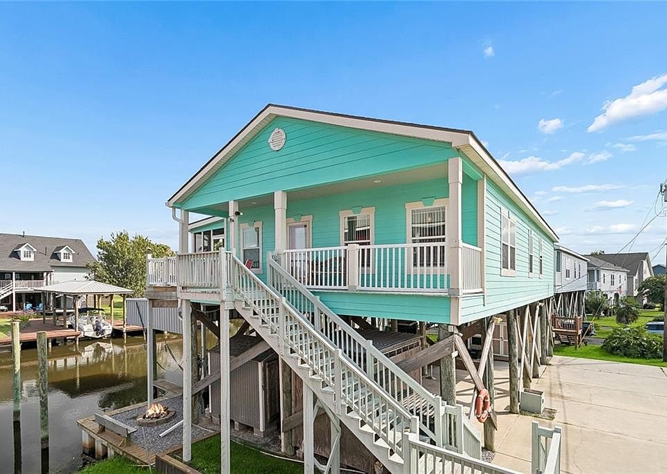 1st image of 262 Clara Dr