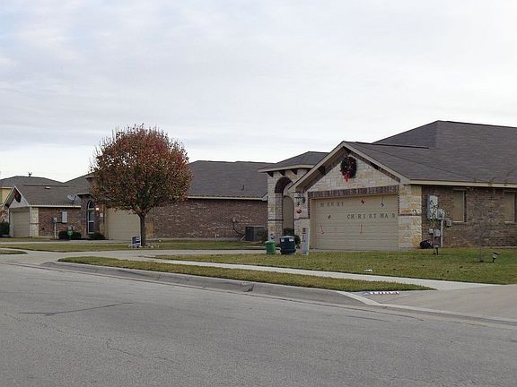 5th image of 1004 Herrera Ct