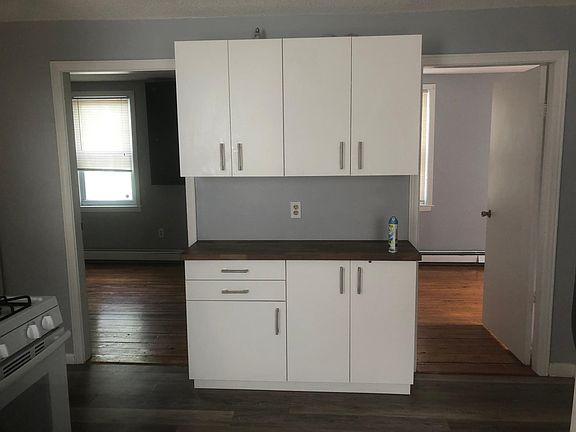 Kitchen Storage / entrances to bedrooms