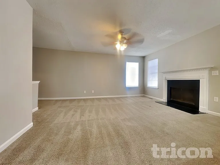 6260 Phillips Lake Way — Photo 8