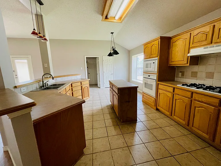 5621 Flowerwood Ln — Photo 22