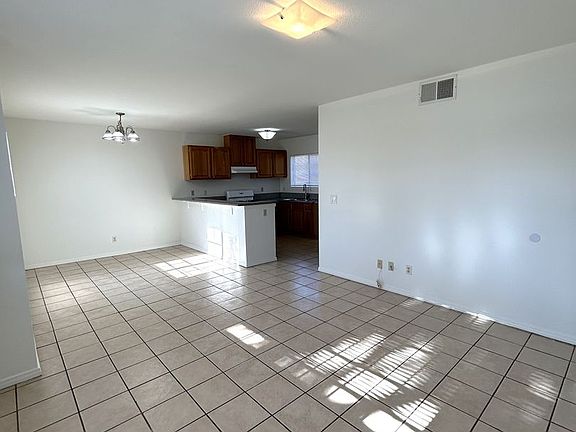 4th image of 11855 Sproul St #1