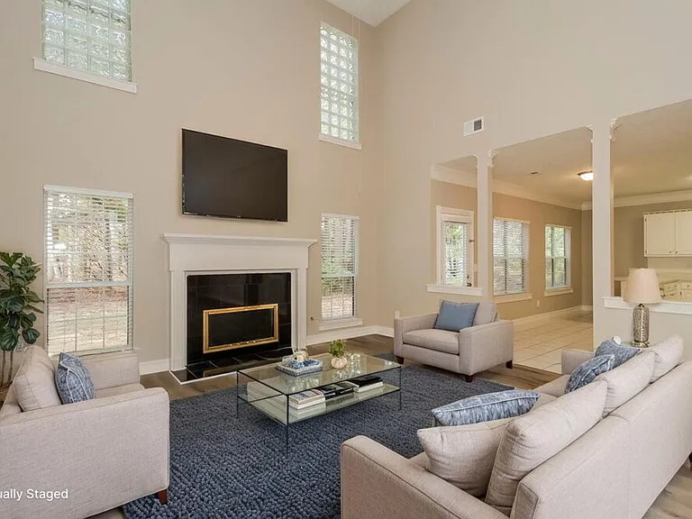 355 Woodstream Dr — Photo 5