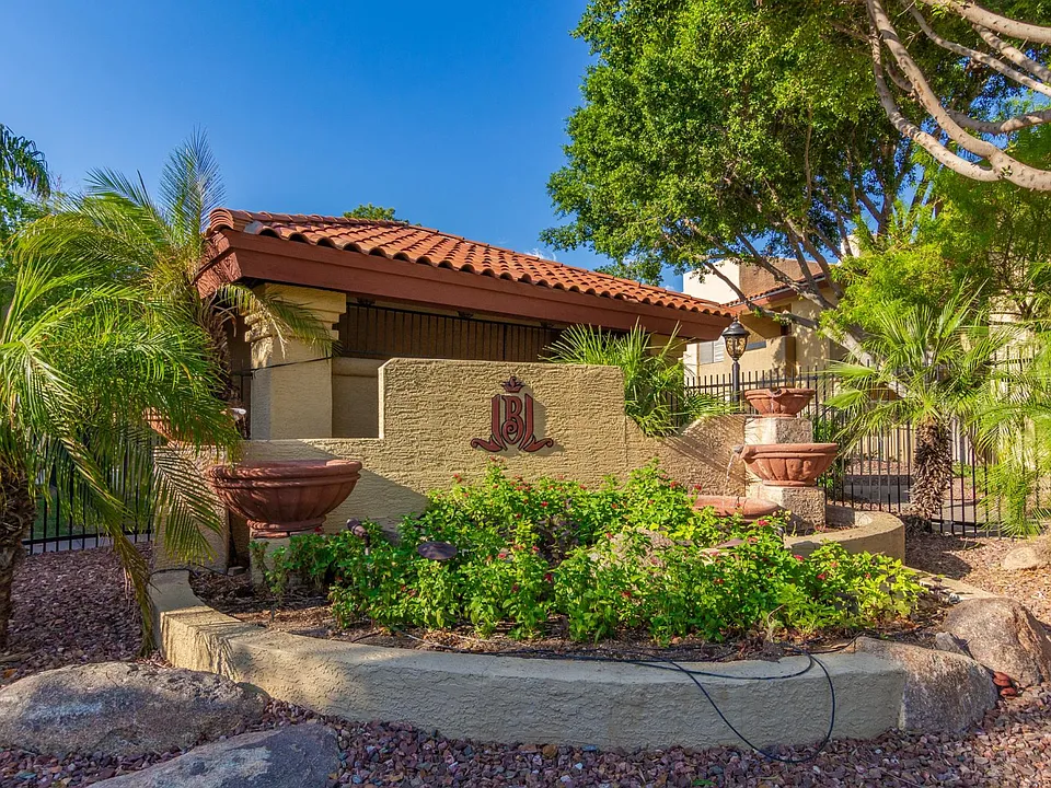 7008 E Gold Dust Ave #214