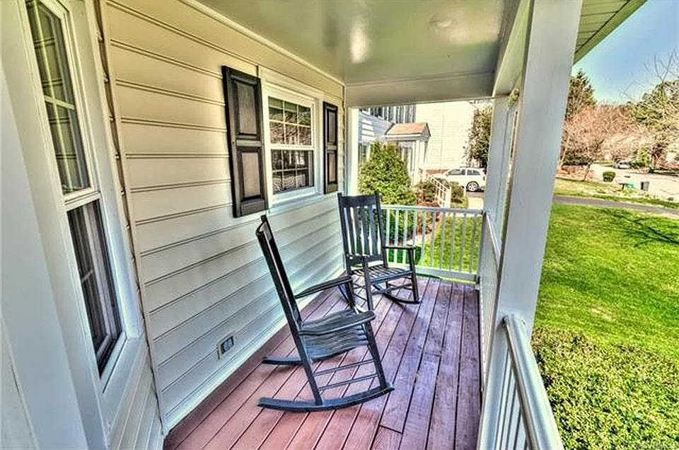 Covered Front Porch, ready for your Adironrack rocking chairs :) - 3808 Danewood Dr