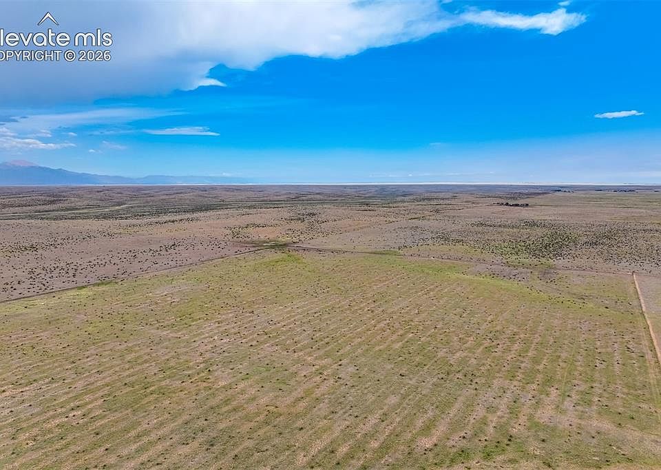 10th image of 15575 Degroot Rd