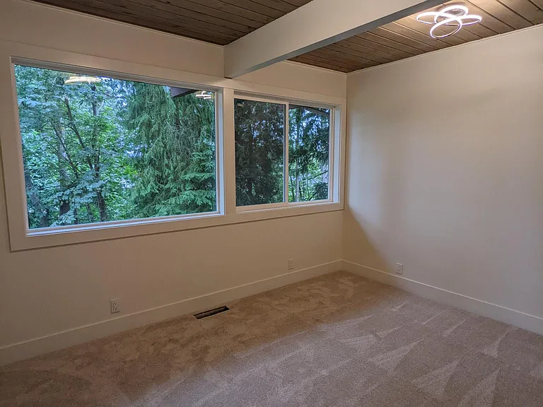 2nd bedroom with lots of natural light