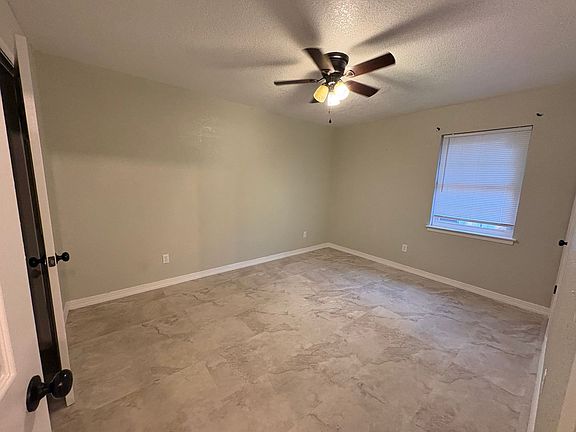 4th image of 1114 Kelly Dr