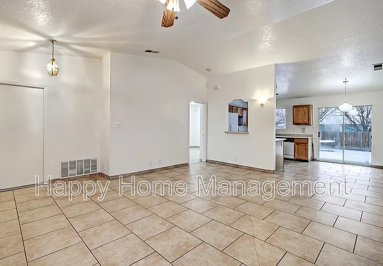 1312 Quartz Dr SW — Photo 4
