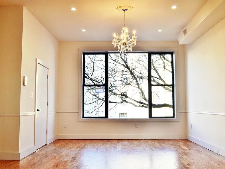 1214 Jefferson Ave #2 — Photo 2