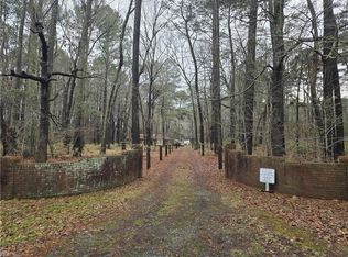 5533 Willow Lake Rd, Chesapeake, VA 23321