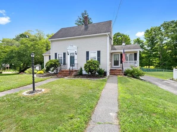 422 Main St, Groveland, MA 01834