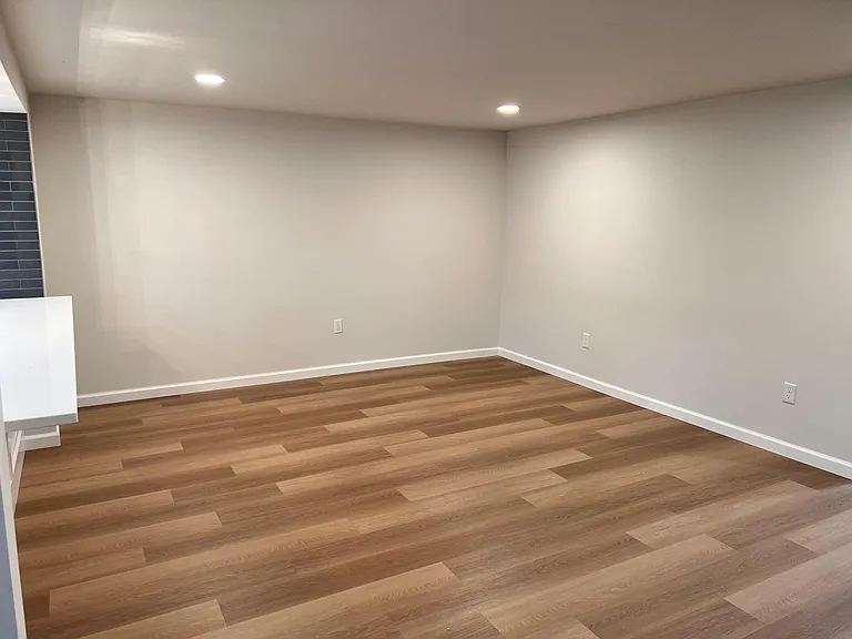 1093 Icel Ct NE — Photo 8