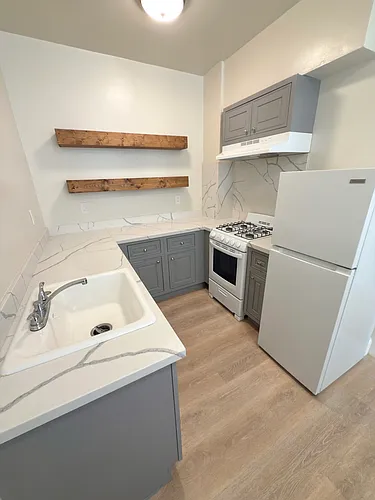 940 Bay St #1 Photo 1