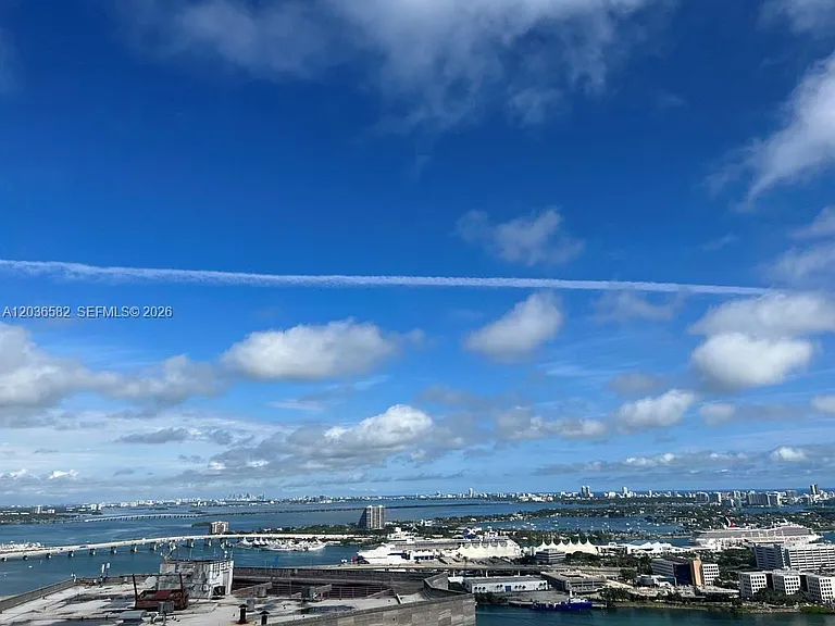 335 Biscayne Blvd #4200 — Photo 26