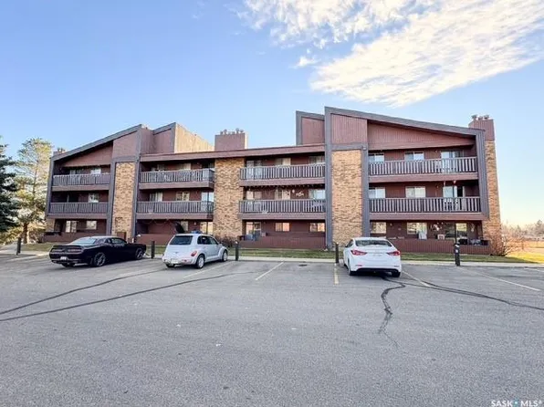 UNIT 305-1110 9th AVENUE NE, Swift Current, SK S9H 2S9