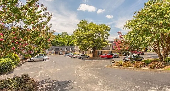 Ledford at Hamilton Place — Photo 9