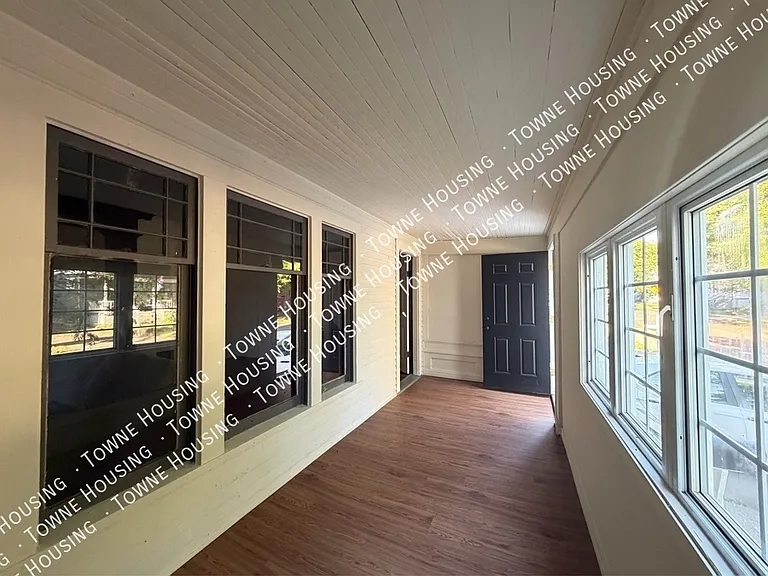 99 Custer St #1 — Photo 2